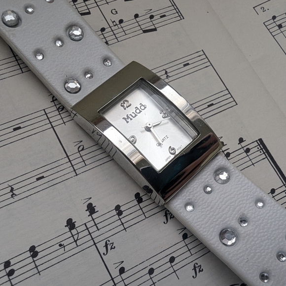 Mudd White Quartz Wearable - Picture 2 of 6